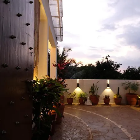 Green Roof - Family Room Kolhapur Exterior photo